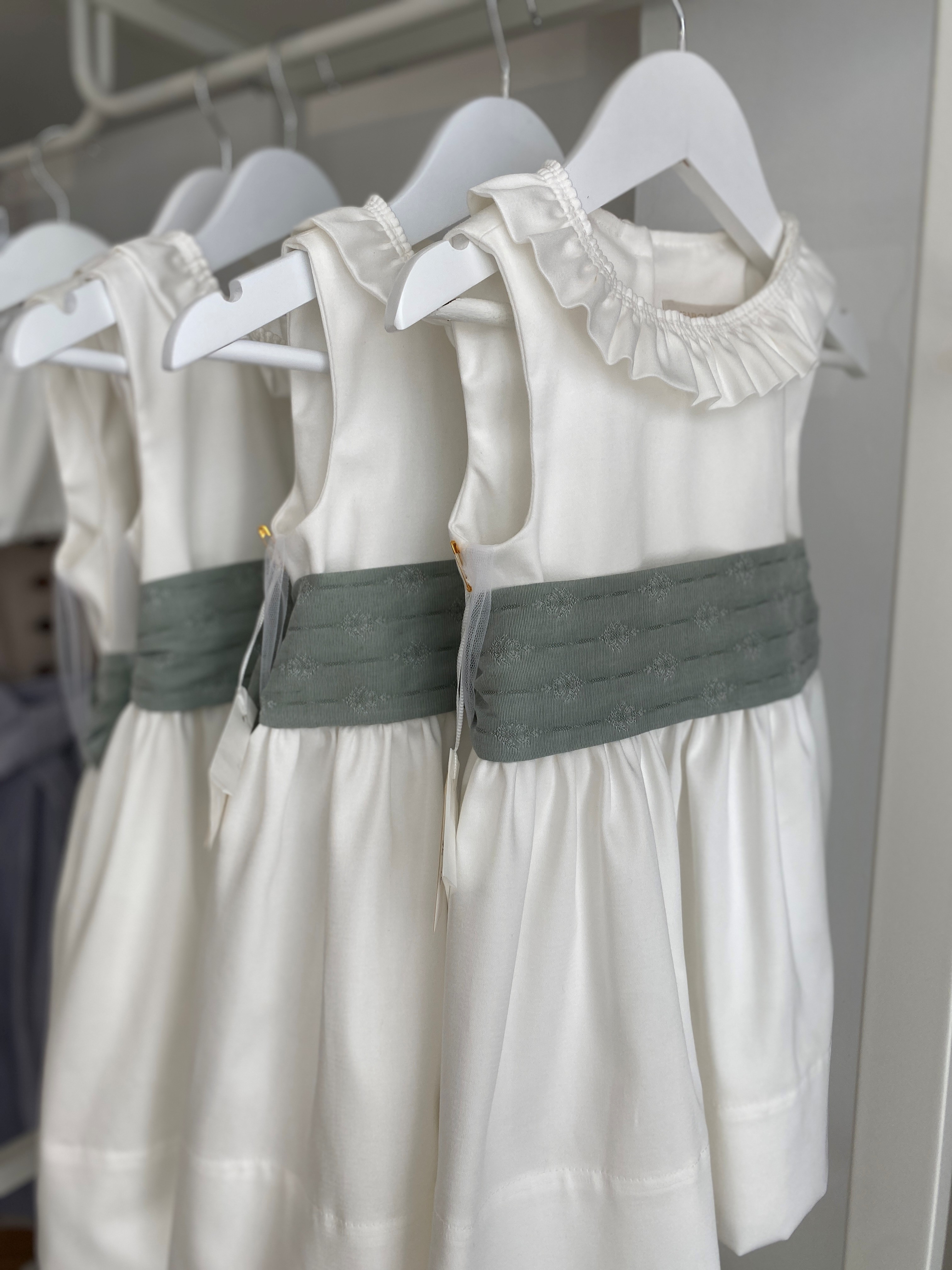 Handgefertigte Kinderkleidung